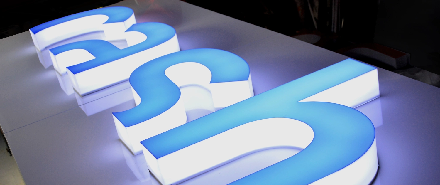 color_vision_Lettre_En_Plexiglas_signe