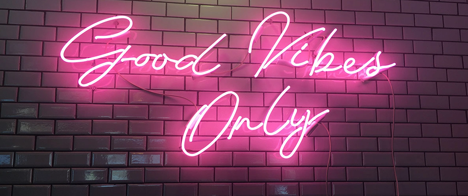 color_vision_neon_signe_slider